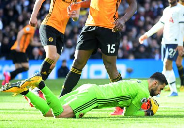 LONDON, ENGLAND - MArch 1, 2020: Wolverhampton 'dan Rui Patricio Tottenham Hotspur FC ile Wolverhampton FC arasında oynanan 2020 / 21 Premier League maçı sırasında Tottenham Hotspur Stadyumu' nda çekilmiştir..