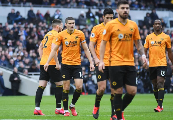 LONDON, ENGLAND - MArch 1, 2020: Tottenham Hotspur FC ile Wolverhampton FC arasında oynanan 2020 / 21 Premier League maçı sırasında Wolverhampton 'dan Conor Coady.