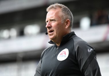 LONDON, ENGLAND - 11 Eylül 2021: Hakem Jonathan Moss, Crystal Palace FC ile Tottenham Hotspur FC arasında oynanan 2021 / 22 Premier Lig karşılaşması öncesinde çekilmiştir. Telif Hakkı: Cosmin Iftode / Picstaff