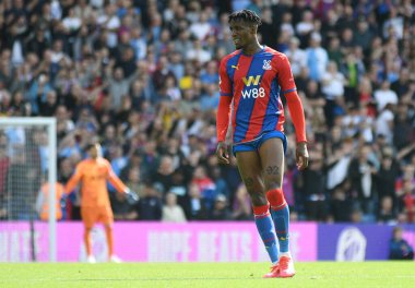 LONDON, ENGLAND - SEPTEMBER 11, 2021: Saray 'dan James McFarlane McArthur Tottenham' dan Lucas Rodrigues Moura da Silva 'nın 2021 / 22 Premier Lig maçında Crystal Palace FC ile Tottenham Hotspur FC arasında oynanan 4..
