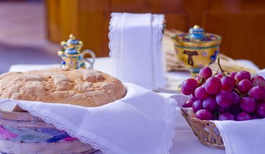 Semboller din: ekmek ve şarap