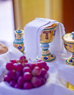 Symbols of religion : bread and wine clipart