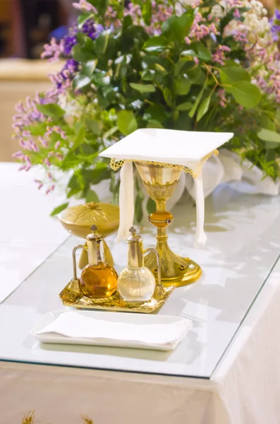 Chalice Wine Blood Christ Ciborium Host Body Christ Ampoules Wine — Stock Photo, Image