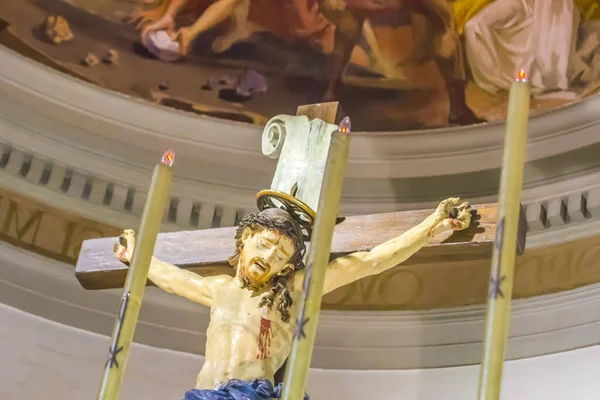 イエス キリストと彼の十字架の像は死んで復活しました — ストック写真