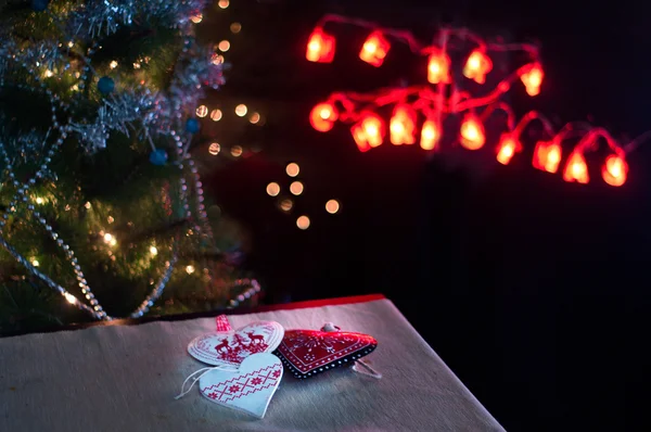 Corazones, decoraciones y luces de Navidad, feliz Navidad —  Fotos de Stock