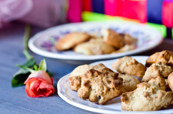 Biscuits, cornflakes and raisins — Stock Photo, Image