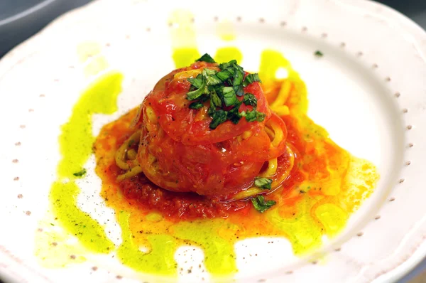 Spaghetti in tomaten saus pachino — Stockfoto