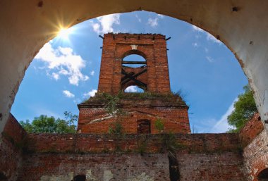 Tapınak çan kulesi. Rusya Tula Bölgesi.