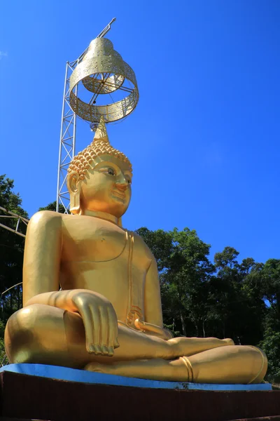 golden image of Buddha