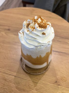 Kahve ve limon çayı.