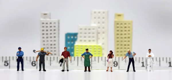 Conceito Atividades Econômicas Distância Social Várias Pessoas Miniatura Frente Fita — Fotografia de Stock