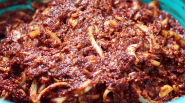 Arka planda kızarmış tabak, kapat