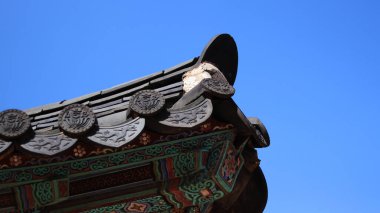 Eski Kore geleneksel kapıları ve duvarları