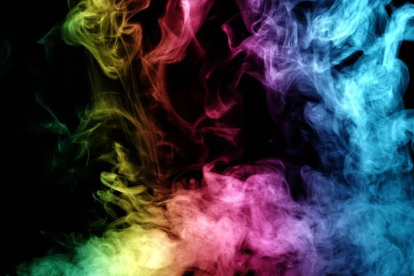 Abstract Rook Geïsoleerd Zwarte Achtergrond Rainbow Powder — Stockfoto