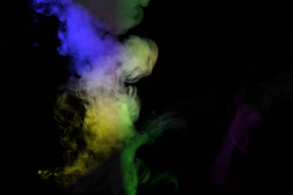 Fumo Abstrato Isolado Sobre Fundo Preto Arco Íris — Fotografia de Stock