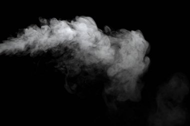 Siyah arkaplanda izole edilmiş soyut toz veya duman etkisi