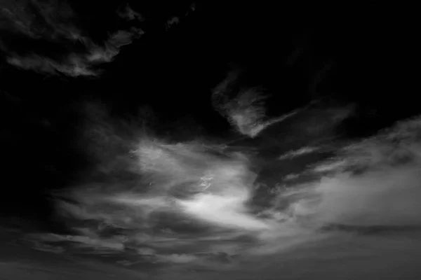 Weiße Wolke Und Schwarzer Himmel Strukturierten Hintergrund — Stockfoto