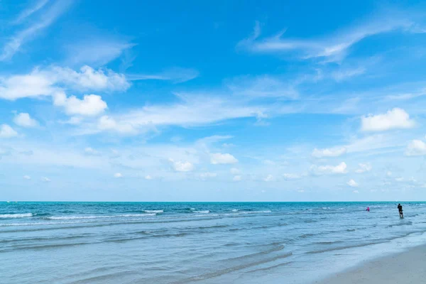 Tranquilas Vistas Mar Con Nube Blanca Cielo Azul Concepto Relajante — Foto de Stock