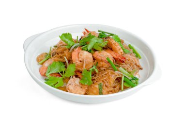 Beyaz arkaplanda izole edilmiş vermicelli karides, kırpma yolunu da içerir