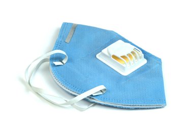 Beyaz arkaplanda izole edilmiş koruyucu yüz maskesi