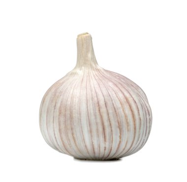 Beyaz arkaplanda izole edilmiş sarımsak