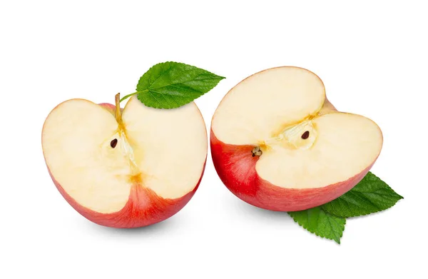 Pomme Rouge Coupée Deux Avec Feuille Verte Isolée Sur Fond — Photo