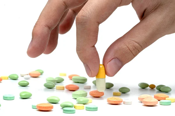 Ručně Držící Kapsle Pilulka Izolované Bílém Pozadí — Stock fotografie