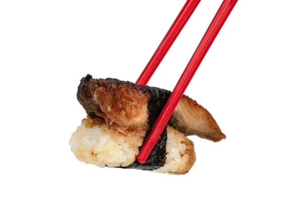 Σούσι Unagi Χέλι Nigiri Κόκκινα Chopsticks Απομονωμένα Λευκό Φόντο — Φωτογραφία Αρχείου