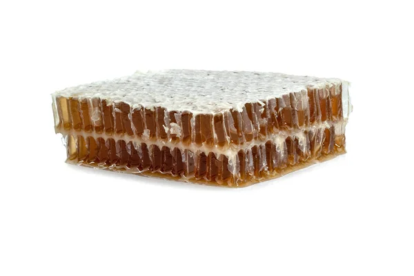 新鲜蜂窝片和蜂蜜 白色背景分离 — 图库照片