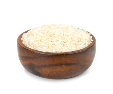 Tahta kasede Tayland yasemin pilavı. Beyaz arka planda izole edilmiş.