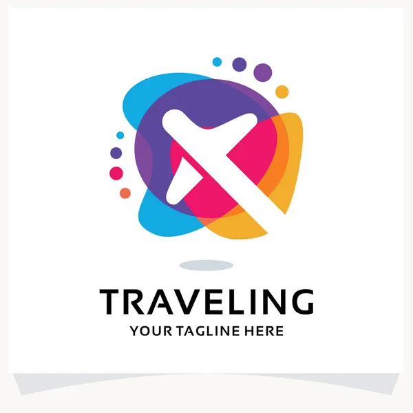 Traveling Logo Design Template Inspiráció Fehér Háttérrel — Stock Vector