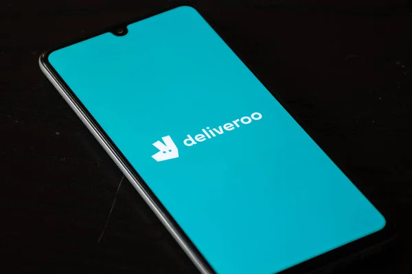 Vilnius Litauen November 2020 Deliveroo Matbeställning Och Leveransservice Takeaway Mat — Stockfoto