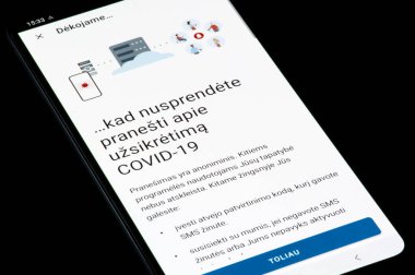 Vilnius, Litvanya - 25 Kasım 2020: Stop Covid, Korona Stop LT Litvanya, Litvanya resmi COVID-19 veya Coronavirus takip uygulaması, izleme sistemi 