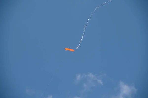 Homemade Red Kite White String Tail Flies Blue Sky Few — Stock Photo, Image
