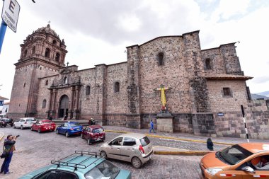 Cusco Katolik Katedrali 17. yüzyılın ortalarında inşa edildi ve duvarlarında Sacsaywaman Anıtı 'nın taş blokları kullanıldı..