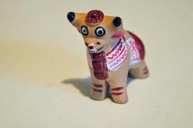 Pucara boğaları-PeruPucara boğaları, Andean ailelerinin evlere mutluluk, koruma ve refah getirmek için yaptıkları bir gelenektir.