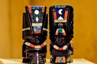 Obsidian statuettes-Teotihuacan MexicoIn Mexico, in Teotihuacn, obsidian was used to make statuettes of gods.Obsidian is a volcanic rock, amorphous, glassy, without being able to distinguish a granular structure of minerals clipart