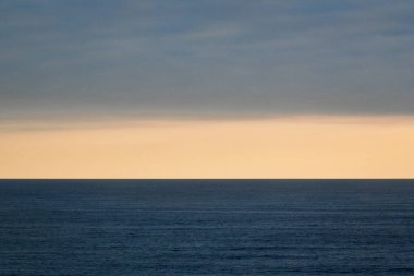 Pan-Amerikan Karayolu-Chala Bölgesi 'nden görülen Pasifik Okyanusu Dünya yüzeyinin yaklaşık% 33' ünü kaplayan dünyanın en büyük okyanusudur.