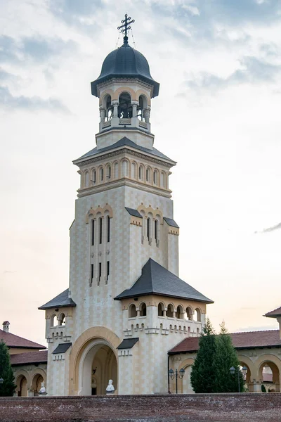 Vista Catedral Coronación Alba Iulia Campanario Dedicado Santísima Trinidad Fue —  Fotos de Stock