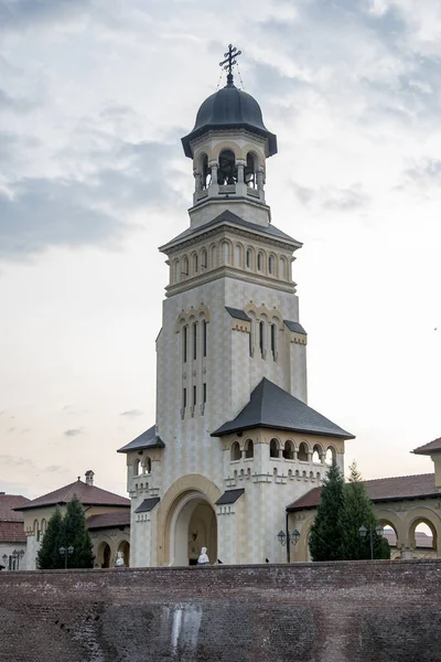 Vista Catedral Coroação Alba Iulia Torre Sineira Dedicada Santíssima Trindade — Fotografia de Stock