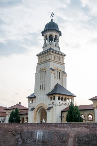 Vista Catedral Coroação Alba Iulia Torre Sineira Dedicada Santíssima Trindade — Fotografia de Stock