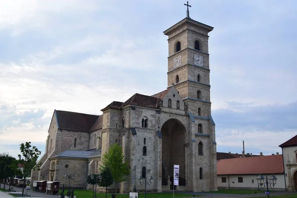 Pohled Michaels Římskokatolická Katedrála Alba Iulia Nachází Uvnitř Pevnosti Alba — Stock fotografie
