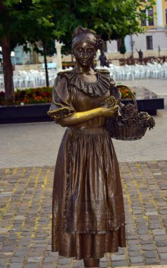 View Alba Carolina Kalesi - heykel - Büyük Romalılar Birliği 'nin kalbi - Alba Iulia, bugün konuşmayan kale, duvarlarının gücü ile, Roma geçmişi hakkında