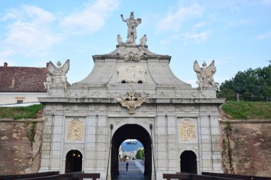 Manzara Alba Carolina Kalesi-Giriş kapısı, Roma Büyük Birliği 'nin kalbi, Alba Iulia, bugün konuşmayan kale, duvarlarının gücüyle, Roma' nın geçmişi hakkında