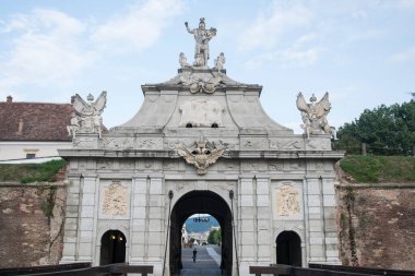 Manzara Alba Carolina Kalesi-Giriş kapısı, Roma Büyük Birliği 'nin kalbi, Alba Iulia, bugün konuşmayan kale, duvarlarının gücüyle, Roma' nın geçmişi hakkında