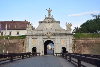 Manzara Alba Carolina Kalesi-Giriş kapısı, Roma Büyük Birliği 'nin kalbi, Alba Iulia, bugün konuşmayan kale, duvarlarının gücüyle, Roma' nın geçmişi hakkında