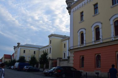 Birliğin Alba Carolina Kalesi Ulusal Müzesi, bugün Roma 'nın geçmişi hakkında duvarlarının gücüyle konuşmayan Büyük Romalılar Birliği' nin kalbi Alba Iulia 'nın kalbidir.