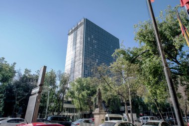 Mexico City 'nin manzarası Mexico City' nin başkenti ve en büyük şehri ve Kuzey Amerika 'nın en kalabalık şehridir. Mexico City dünyanın en önemli kültürel ve finansal merkezlerinden biridir..