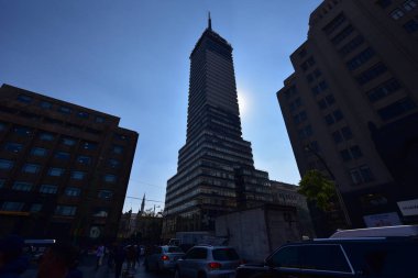 Mexico City 'nin manzarası Mexico City' nin başkenti ve en büyük şehri ve Kuzey Amerika 'nın en kalabalık şehridir. Mexico City dünyanın en önemli kültürel ve finansal merkezlerinden biridir..