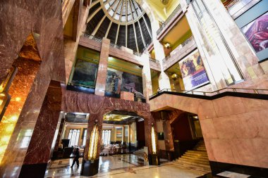  Mexico City Güzel Sanatlar Sarayı içeridedir. Mexico City, Meksika 'nın en büyük ve başkenti ve Kuzey Amerika' nın en kalabalık şehridir. Mexico City dünyanın en önemli kültürel ve finansal merkezlerinden biridir..